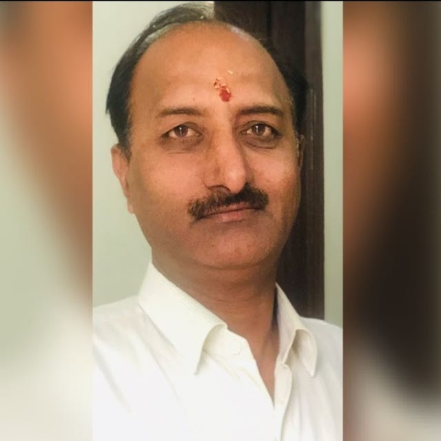 मज़दूरों के वेतन में हेराफेरी से इकट्ठे किए गये धन की आ रही है बू