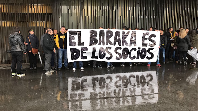 Protesta de socios del Barakaldo CF durante el mandato de Orlando Sáez