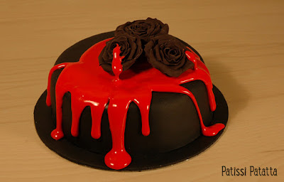 gâeau vampire, cake design, spécial vampire, pâte à sucre, gumpaste, rose noire, halloween cake, vampire cake,patissi-patatta