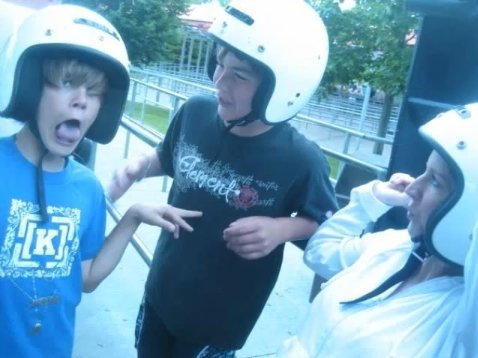 justin bieber funny moments 2011. Justin Bieber Funny Pics