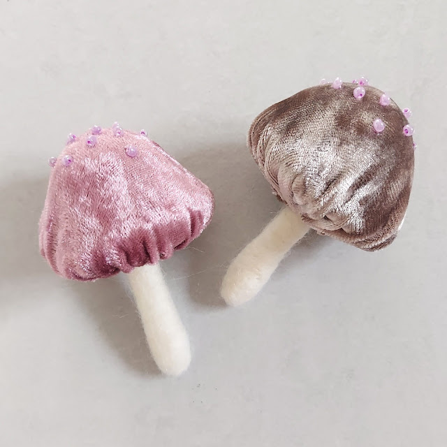 Makebox Velvet Needle-Felted Mushroom Decorations