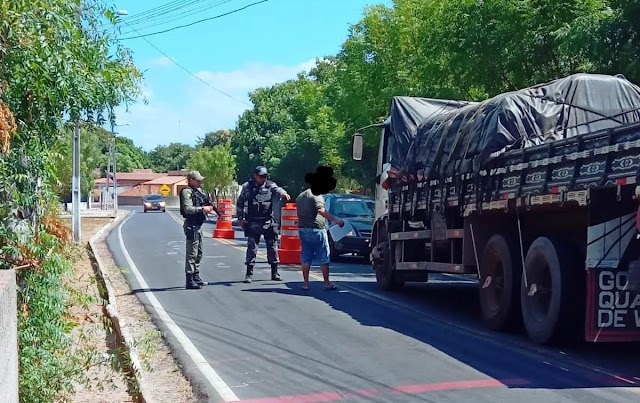 Polícia Militar intensifica ações de fiscalizações com blitz em Bom Princípio do Piauí