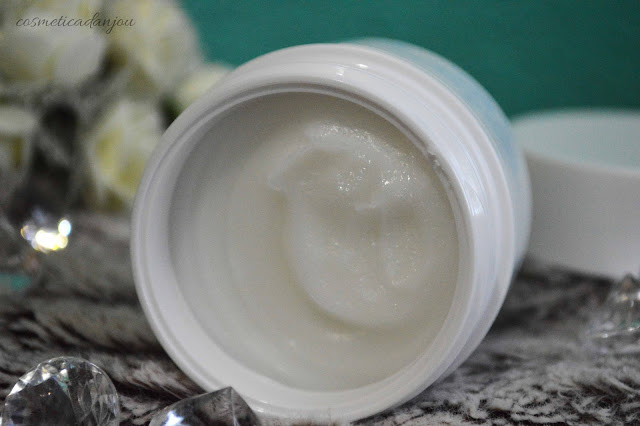 Anti-Pollution Salt Facial Scrub