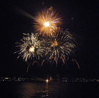 The magic of fireworks  -  Vancouver's   Celebration  of  Light   2010 - Mexico team night