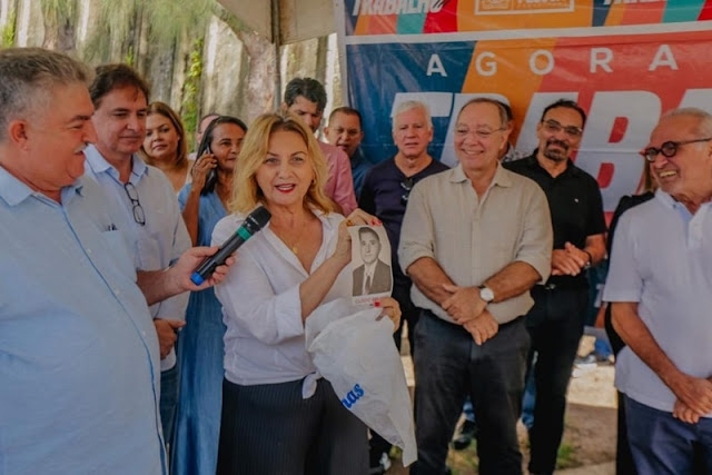 Cícero Lucena assina ordem de serviço para construção de praça no bairro de Miramar