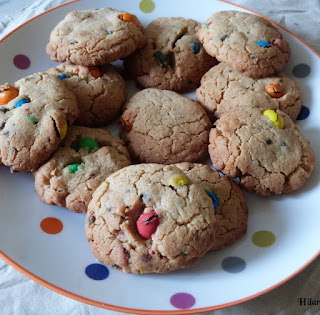 https://danslacuisinedhilary.blogspot.com/2013/07/cookies-aux-m-m-cookies.html