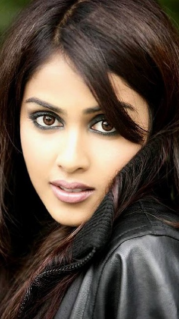 Genelia Dsouza HD Wallpapers Free Download