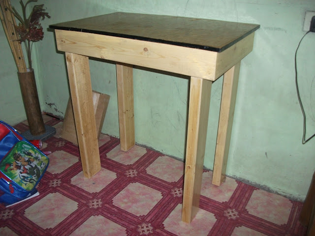 A laptop table