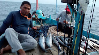 Kapal dan spot mancing di Korowelang