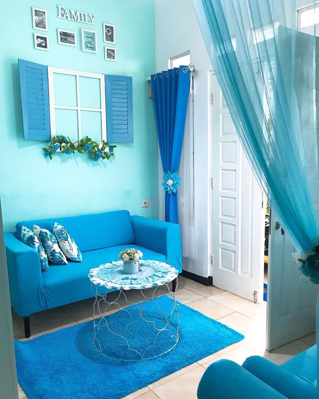 Inspirasi Rumah Warna  Biru  yang Membuat Damai Dihati 