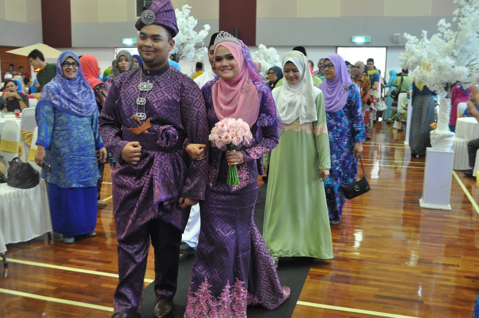 sewa baju nikah dan sanding murah area bangi kajang nilai 