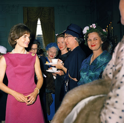 Jackie Kennedy Fashion Style on Images From  Jackie  Her Life In Pictures  Soclassic Org  Tfs  Life