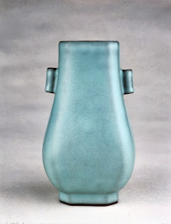 Guan type Glazed vase