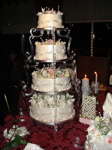wedding cake can hold it's own against any other