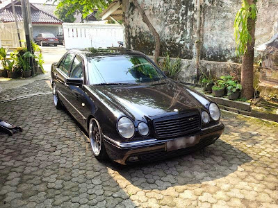 Modifikasi Mercedes-Benz E320