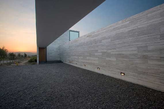 Modern House of Alvarez-Marshall House by Tidy Architects