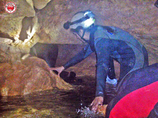 Acceso a gatera, en la Cueva Urbana de Tarragona