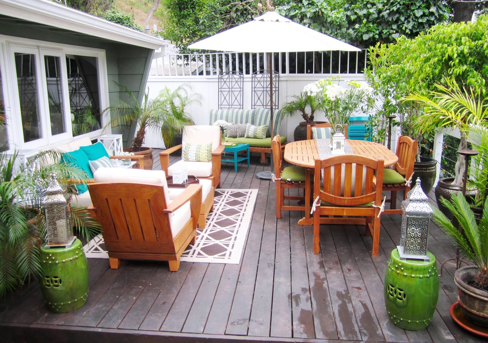 Deck Decorating Ideas title=