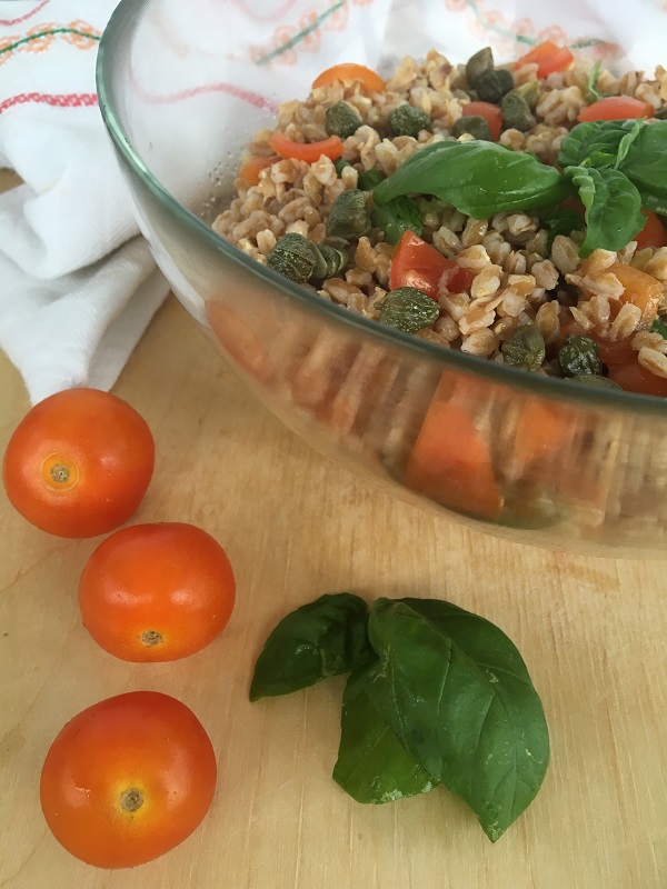 Insalata mediterranea di farro