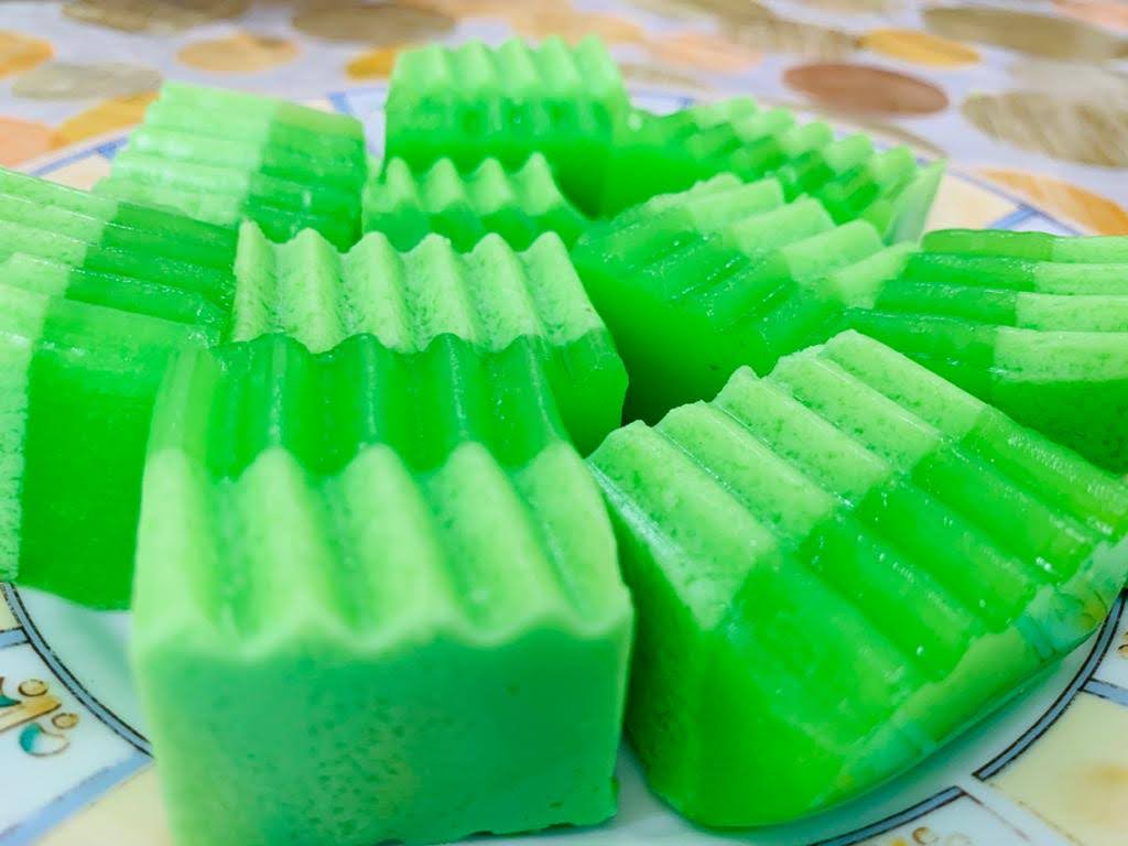 Cara Mudah Buat Agar-Agar Santan Pandan Tanpa Telur Cantik ...