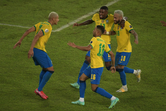 Brazil players Richarlison and Neymar Copa America