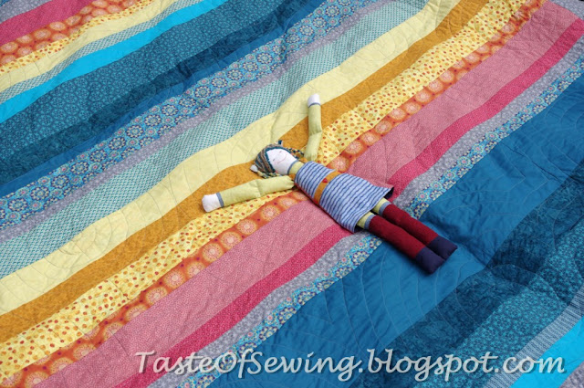 blue stripe quilt пэчворк из полос бирюзовый жёлтый стежка кругами