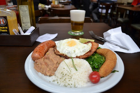  foto do tradicional prato Virado à Paulista  