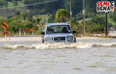 the ability of the car crashing flood