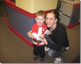 12 20 12 - Giving presents at daycare (1)