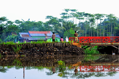 http://fcmrecords.blogspot.com/2012/04/tata-cara-hubungan-suami-istri-di-malam.html