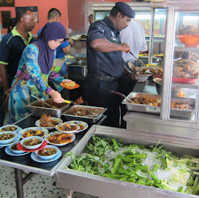 Restoran-Causeway-Nasi-Padang-Ina