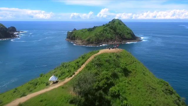 Wisata Jember - Pantai Payangan Teluk Love yang Memanjakan Mata dan Menyejukkan Hati