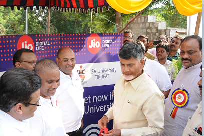 CM inaugurating jionet at SVU Tirupathi 1