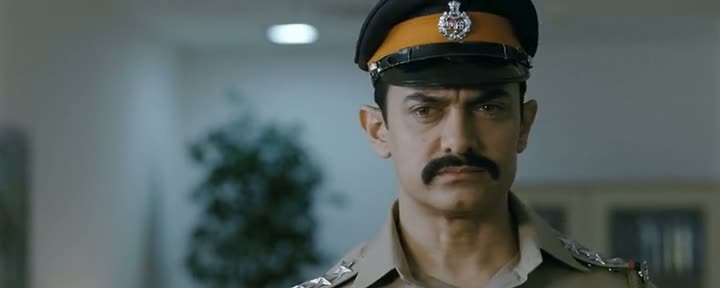 Screen Shot Of Hindi Movie Talaash 2012 300MB Short Size Download And Watch Online Free at worldfree4u.com