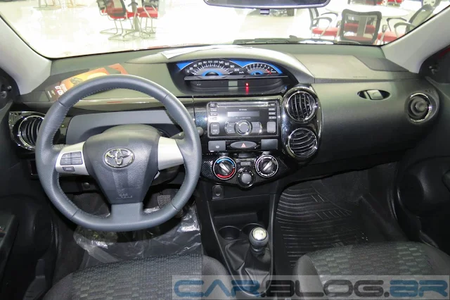 Toyota Etios 2014 Sedã XLS - interior