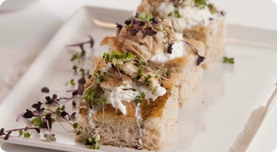 Focaccia integrale alta con trota al vapore
