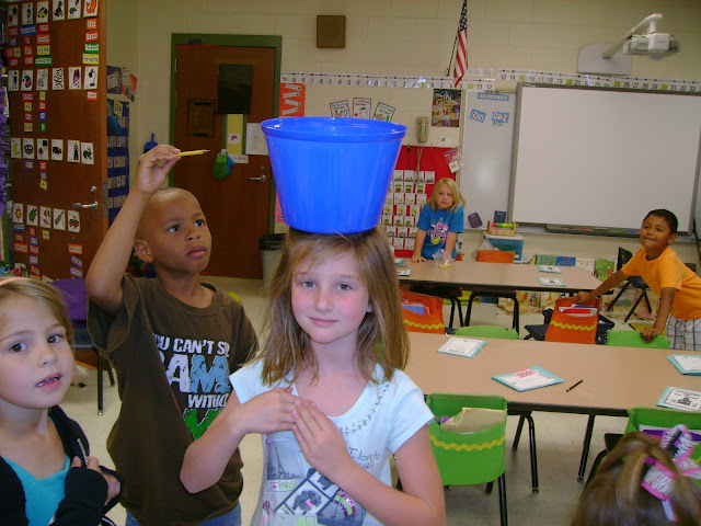 Classroom Trash buckets and garbage bowls