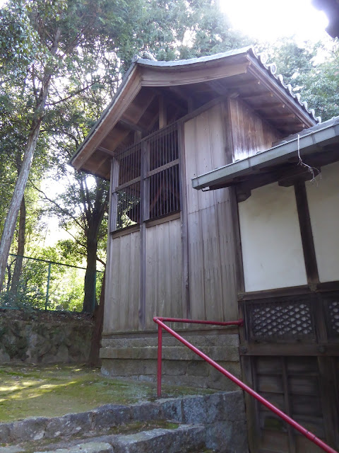 御机神社 本殿