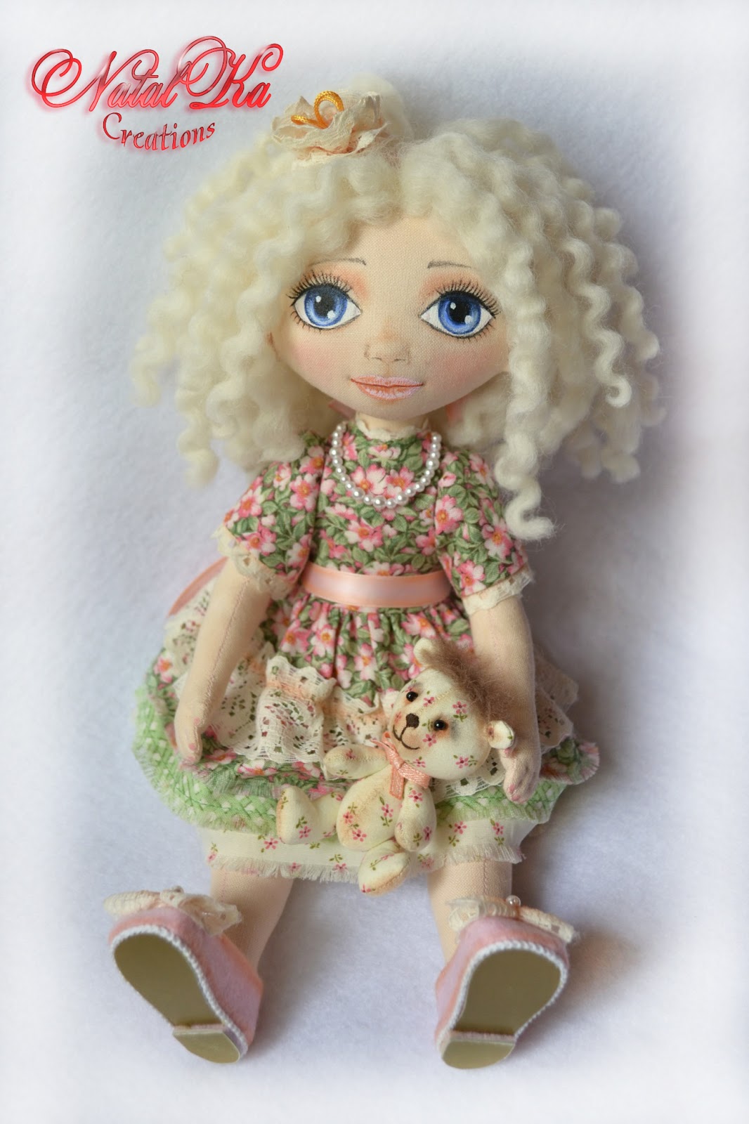 Авторская текстильная кукла. Handgemachte Stoffpuppe von NatalKa Creations. Cloth art doll handmade by NatalKa Creations