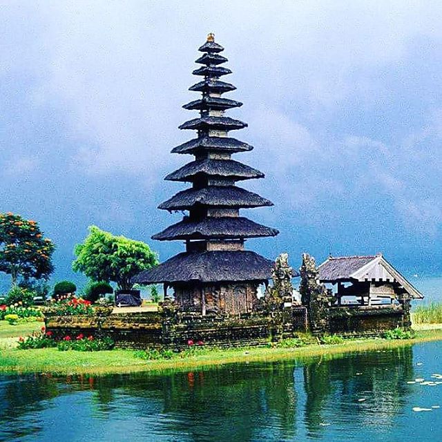 Top 9 Pura  Tekenal di Bali yang Wajib Dikunjungi