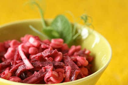 Beetroot Salad with Cottage Cheese and Leeks