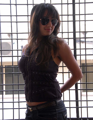 Tollywood Actress Sanjana Hot HQ Photos Gallery