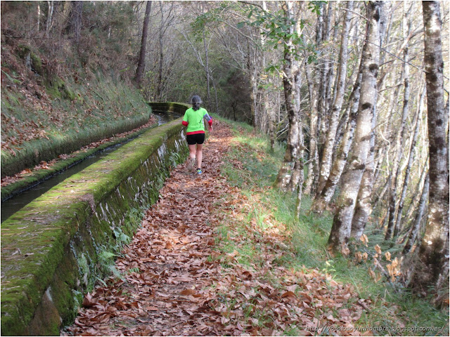 y más correr por el canal