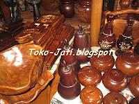 http://toko-jati.blogspot.com/2012/12/kerajinan-kayu-jati.html