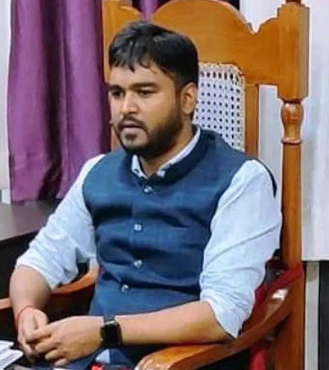  लाहपरवाह कर्मिकों पर घूमा डीएम का डंडा    दो दर्जन से अधिक कर्मियों पर एफआईआर, वेतन कटौती के भी निर्देश