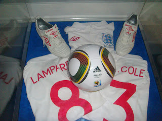  foto de camisas da Cole e Lampard   