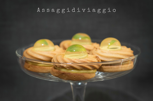 Biscotti "Acqua e Menta" con frolla montata all'olio, lemon curd e raindrop alla menta