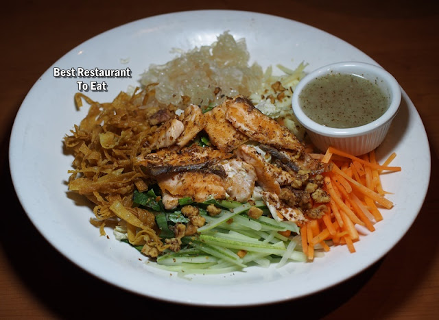 Tony Romas Chinese New Year 2019 Promotion Menu - Prosperity Salad with Grilled Salmon (RM 58.88) 