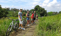 Besepeda di Ubud Bali