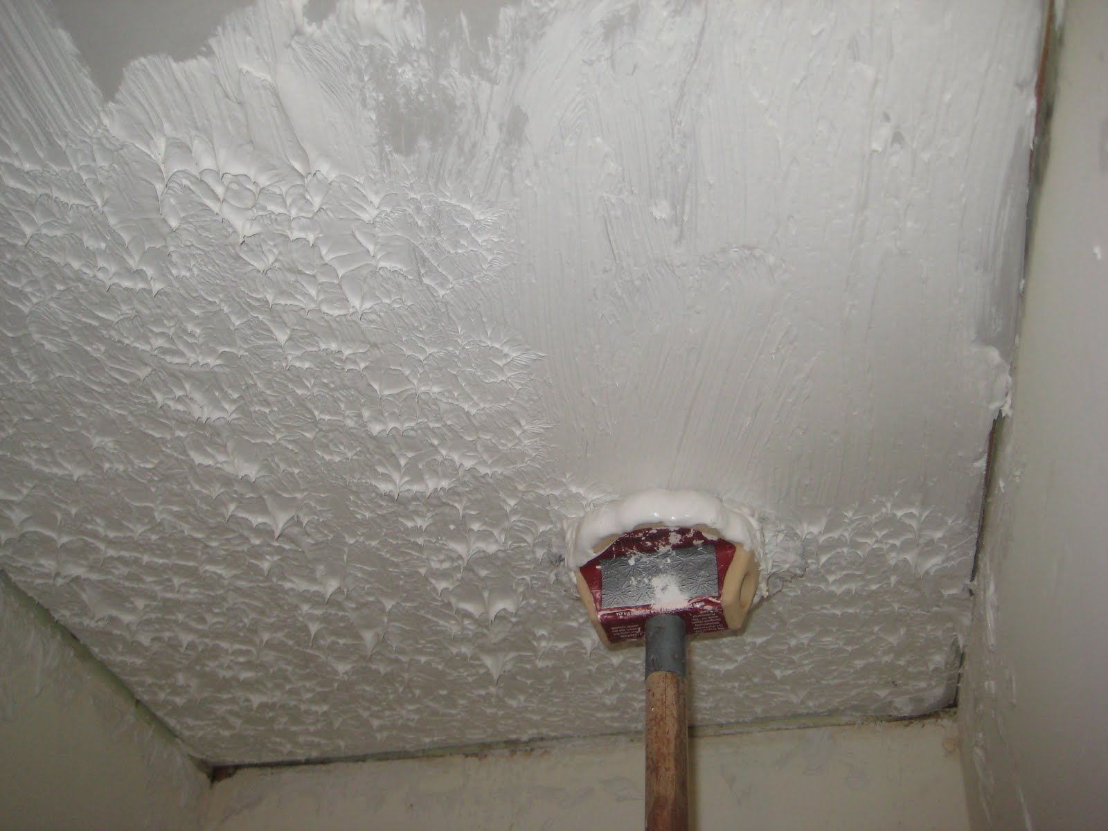 Ways to Stipple Ceiling - How